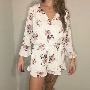 White floral romper with pockets